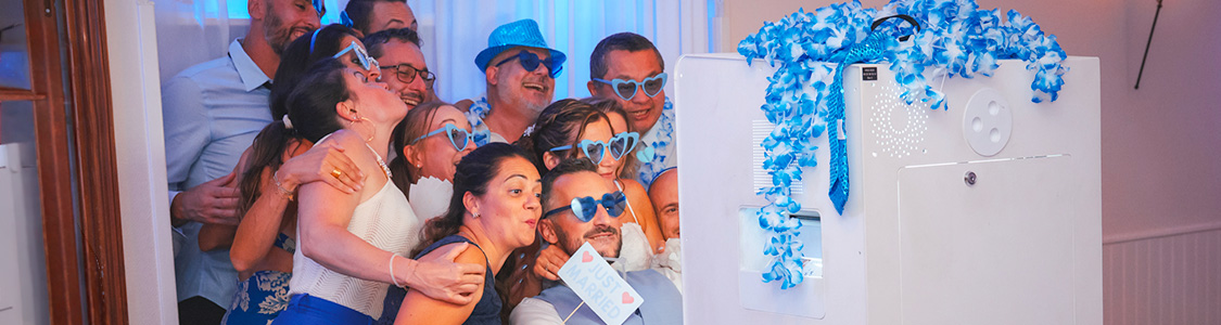 Mobile - Location de photobooth avec impressions photo instantanées illimitées pour mariage et événement.
